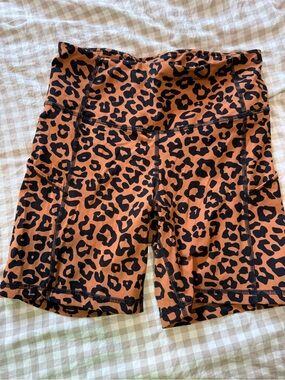CRZ YOGA Leopard Print High-Waist Bike Shorts - Rust & Black